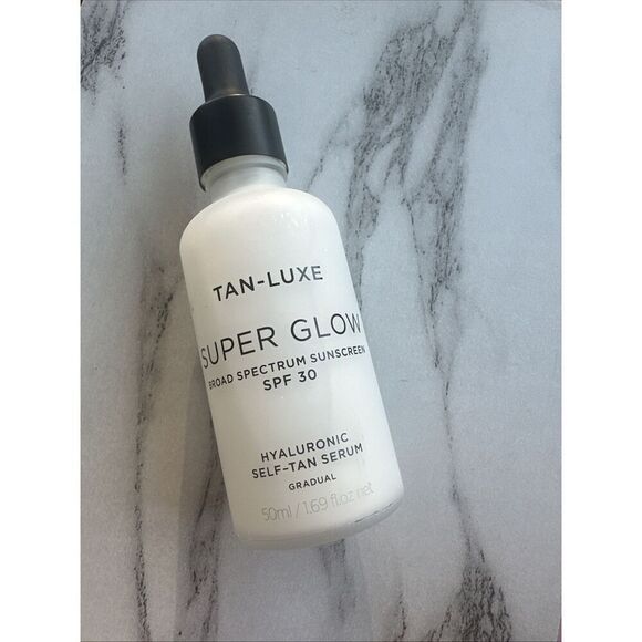 TAN-LUXE SUPER GLOW  HYALURONIC SELF-TAN SERUM  SUNSCREEN SPF 30  GRADUAL NWOB - Picture 1 of 4